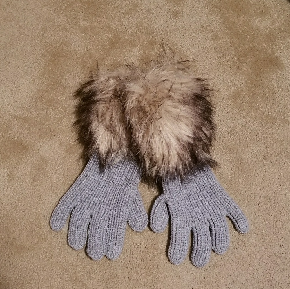 Michael Kors Gray Knit Fur Trimmed Gloves NWOT